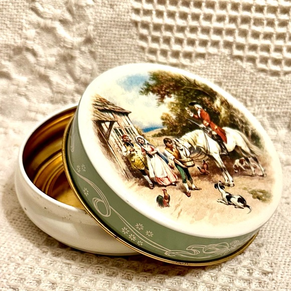 Vtg RILEY'S TOFFEE TIN Container Limited Edition COLONIAL SCENE ENGLAND Rare - Picture 7 of 12